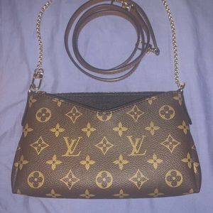 Louis Vuitton Pallas Clutch
